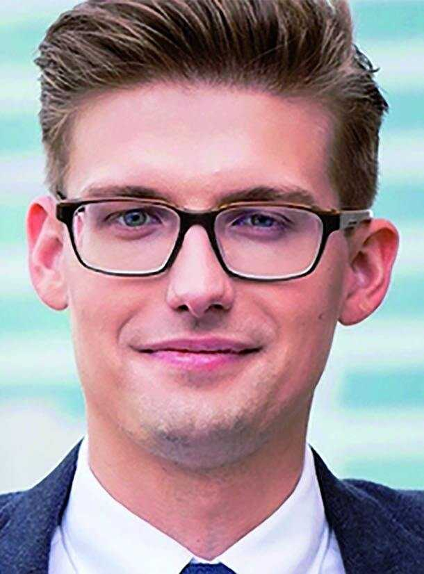 Dr Maciej Madziński